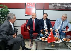 Barbaros Şansal moda işine baksın