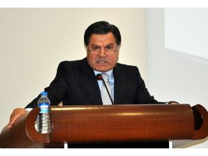 Demokrasiden yoksun kalanlar ona yabancılaşır