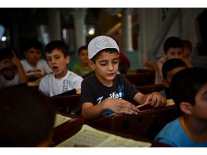 5 bin çocuk aynı anda namaza başlayacak