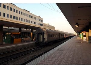 Mısır'da tren seferleri başladı