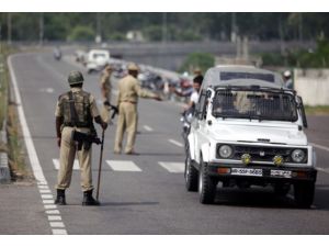 Peşaver'de iki patlama: 9 ölü