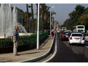 "Protestoların meydanı" trafiğe açıldı
