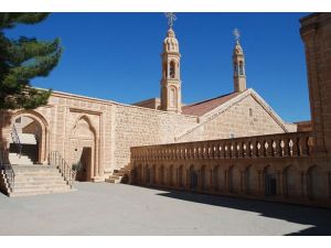 Manastır arazisinin iadesi memnun etti