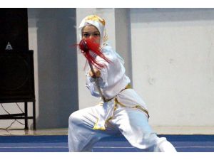 Elif'in "yüzü" Endonezya'da da "ak"