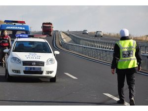 "Dur" ihtarına uymayan sürücü vuruldu