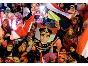 Mısır'da Sisi için imza kampanyası