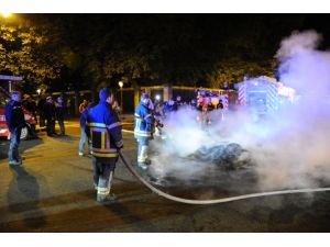 Brüksel'de itfaiyeciler köpüklü eylem yaptı