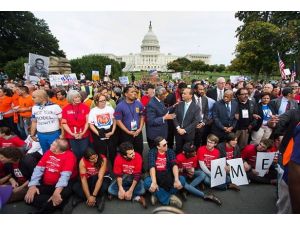 ABD'de göçmenler “haysiyet ve saygı" için yürüdü