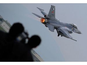 Sınıra yaklaşan Suriye uçağı uzaklaştırıldı