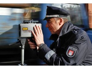 Almanya'da eş zamanlı hız kontrolü uygulaması