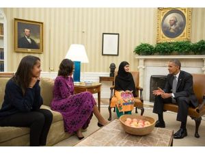 Obama ve eşi Pakistanlı Malala'yı kabul etti
