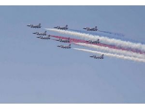 Mısır'da askeri uçak düştü