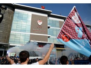 Trabzonsporlu taraftarlardan TFF'ye tepki