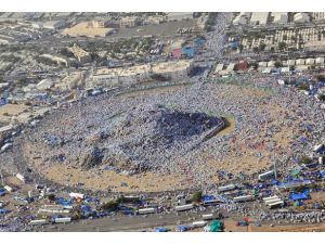 AA ekibi Kabe Arafat ve Mina'yı havadan görüntüledi