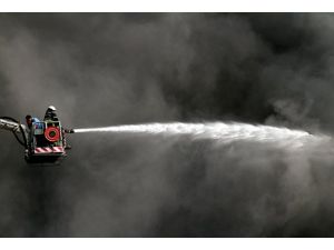 Esenyurt'ta fabrika yangını