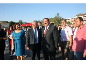 Bayramlaşma törenine yoğun katılım