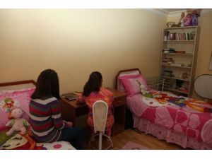 "Çocuk evleri"nde hayata tutunuyorlar