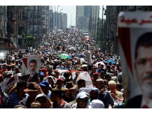 Mısır'da "Şehit Bayramı" yürüyüşü