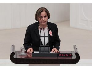 Milletvekili Savaşer'in ayağı kırıldı