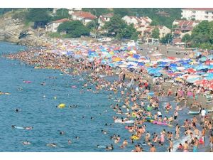 Suriye ve Mısır'dan kaçan turist Türkiye'de sezonu uzattı