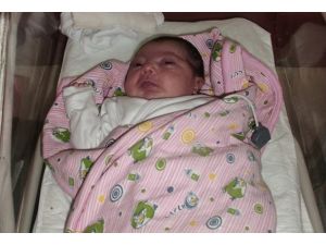 28 günlük bebeğe anjiyo