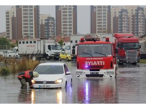 İstanbul'da yağış hayatı olumsuz etkiledi