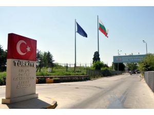 Bulgaristan Türkiye sınırına duvar örecek