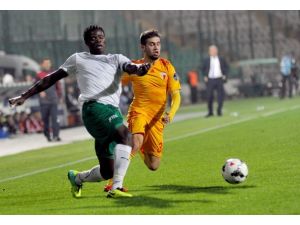 Timsah evinde 3 puan aldı