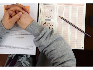 Kopya çeken öğrenciye sıkı takip