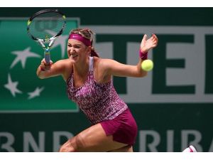 Azarenka rakibini rahat geçti