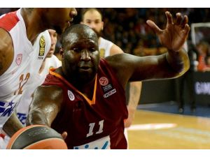 Nathan Jawai boyun travması geçirdi