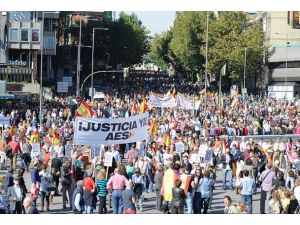 İspanyollar AİHM'nin ETA kararını protesto etti