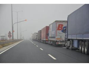 Kapıkulede tır kuyruğu