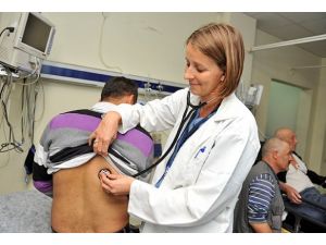 425 yabancı sağlıkçı Türkiye'de çalışma vizesi aldı