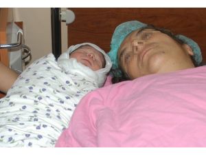 Kundaklama kalça sorunlarına yol açabilir