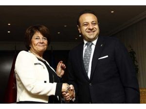 Başörtülü milletvekili sadece normalleşmedir