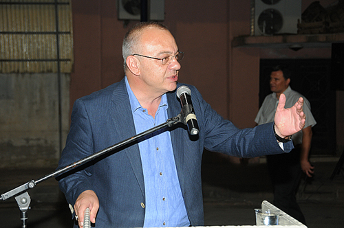 Belediyesi kapanacak başkan, dizi oyuncusu oldu