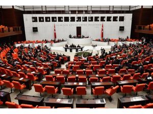 AK Partili 3 vekil TBMM Genel Kurulu'na başörtülü girdi