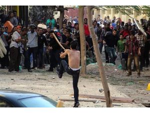 Mısır'da darbe karşıtı 37 kişi gözaltına alındı