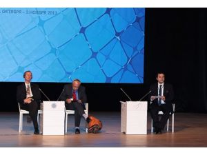 Öztürk Bakü Uluslararası İnsani Forumu'nda konuştu