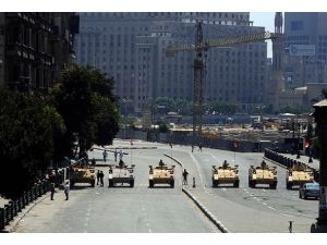 Tahrir Meydanı'na açılan tüm yollar kapalı