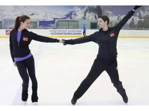 Alper ve Alisa Soçi'deki olimpiyatlara Moskova'da hazırlanıyor