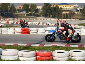 Sofuoğlu çocuklarla yarışacak