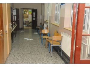 Kosova'da Sırplar'dan seçime boykot