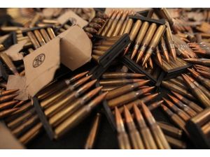 Ege Denizi'nde 20 bin Kalaşnikof ele geçirildi