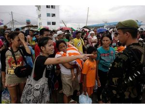Tayfunun vurduğu Taclobandan kaçış