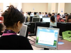 Gençler interneti eğlence amaçlı kullanıyor