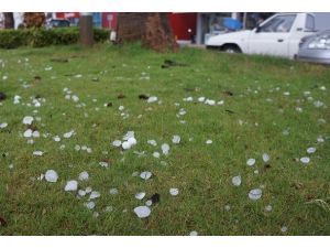 Marmaris'e ceviz büyüklüğünde dolu yağdı