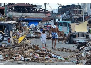 Haiyan tayfununda ölü sayısı 5 binin üzerinde