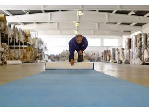 Halı fabrikasında "turkuaz mesaisi"